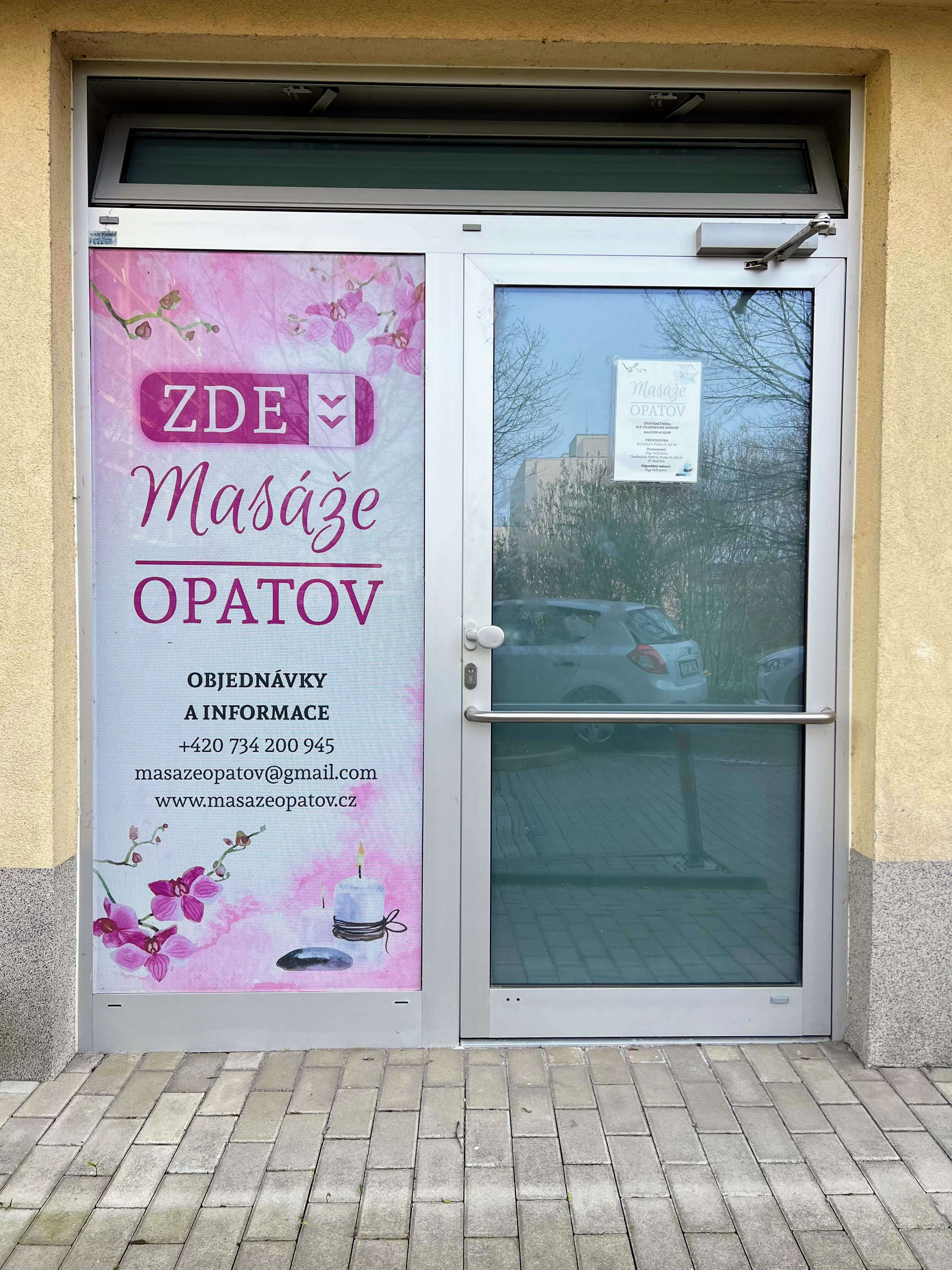 Masážní lůžko připravené pro klienta